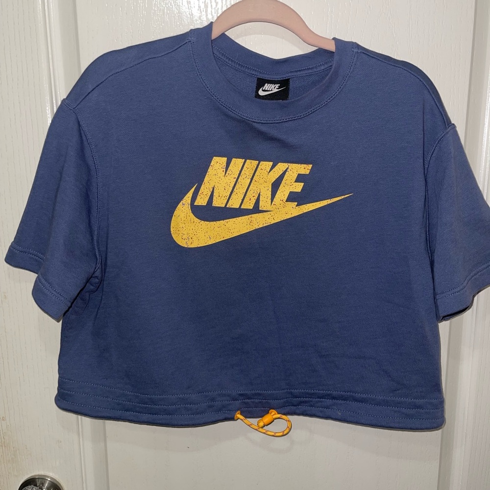Nike T-shirt, with a draw string, Medium